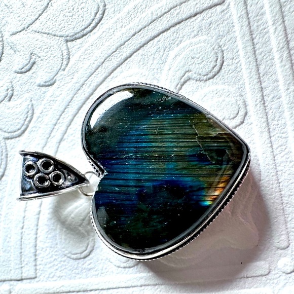 Lustrous Labradorite Heart Pendant Necklace with Iridescent Natural Stone 1904 G - Picture 5 of 13
